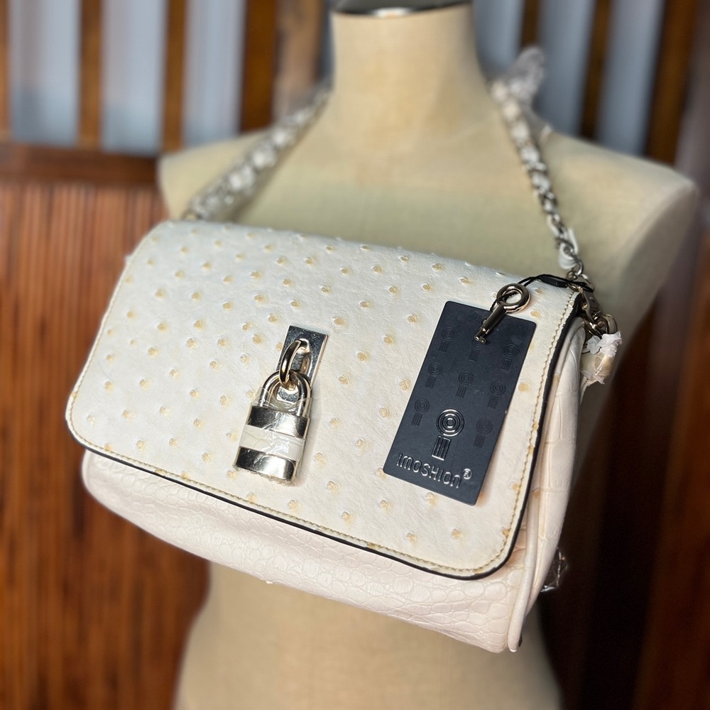 Imoshion Chloe style shoulder and or crossbody purse with lock and chain